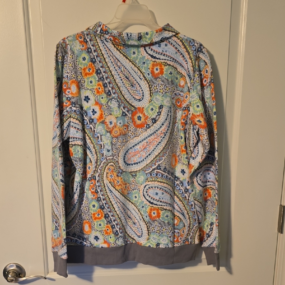 Vera Bradley Women's French Terry Pocket Pullover. Size Medium. NWT. - Picture 3 of 11